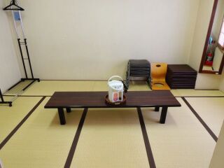 式場内にあるお控室です。お泊りされる場合もこちらのお部屋をご利用します。写真